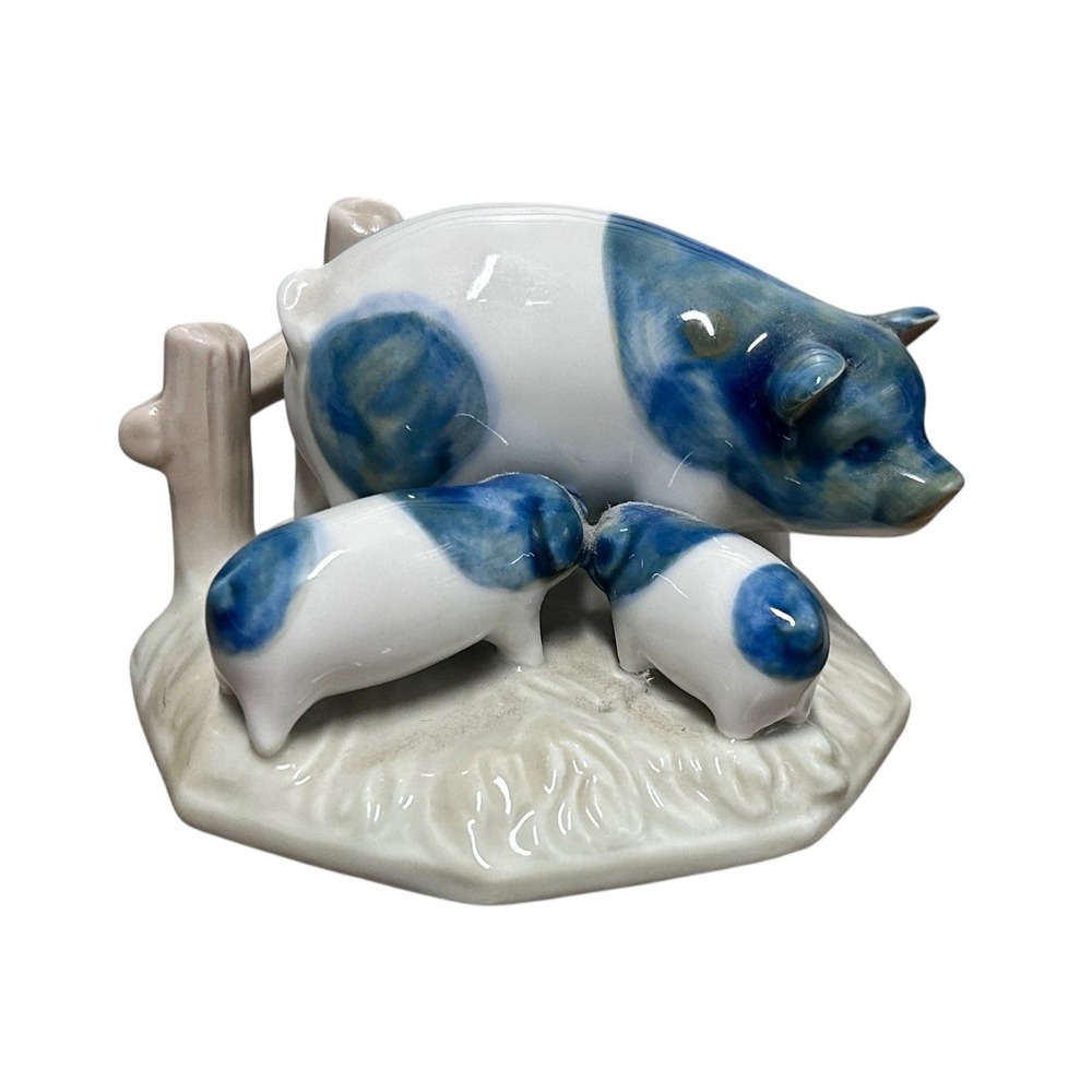 John Jenkins Porcelain Pigs Nursing Piglets Blue‎ White Farm Country Figurine